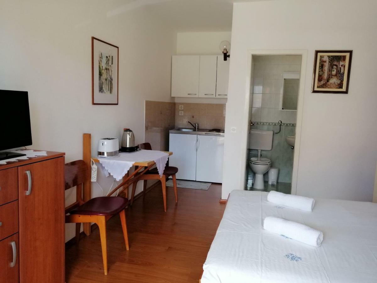 Apartments Emmas Studio Stari Grad  Extérieur photo