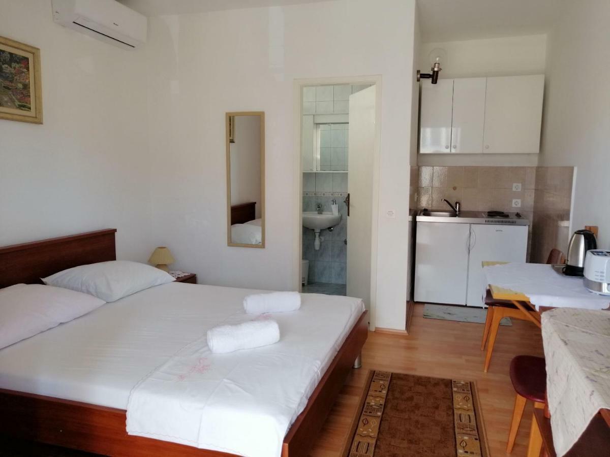 Apartments Emmas Studio Stari Grad  Extérieur photo