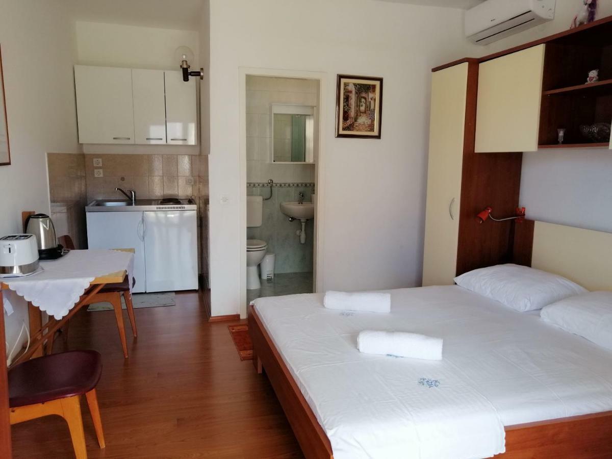 Apartments Emmas Studio Stari Grad  Extérieur photo